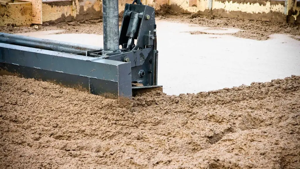 Machinaal genivelleerde chapevloer klaar voor opstart vloerverwarming
